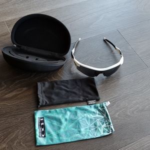 Oakley radarlock sunglases